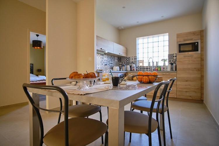 Les Doyennes Bed and Breakfast Brugny-Vaudancourt Εξωτερικό φωτογραφία